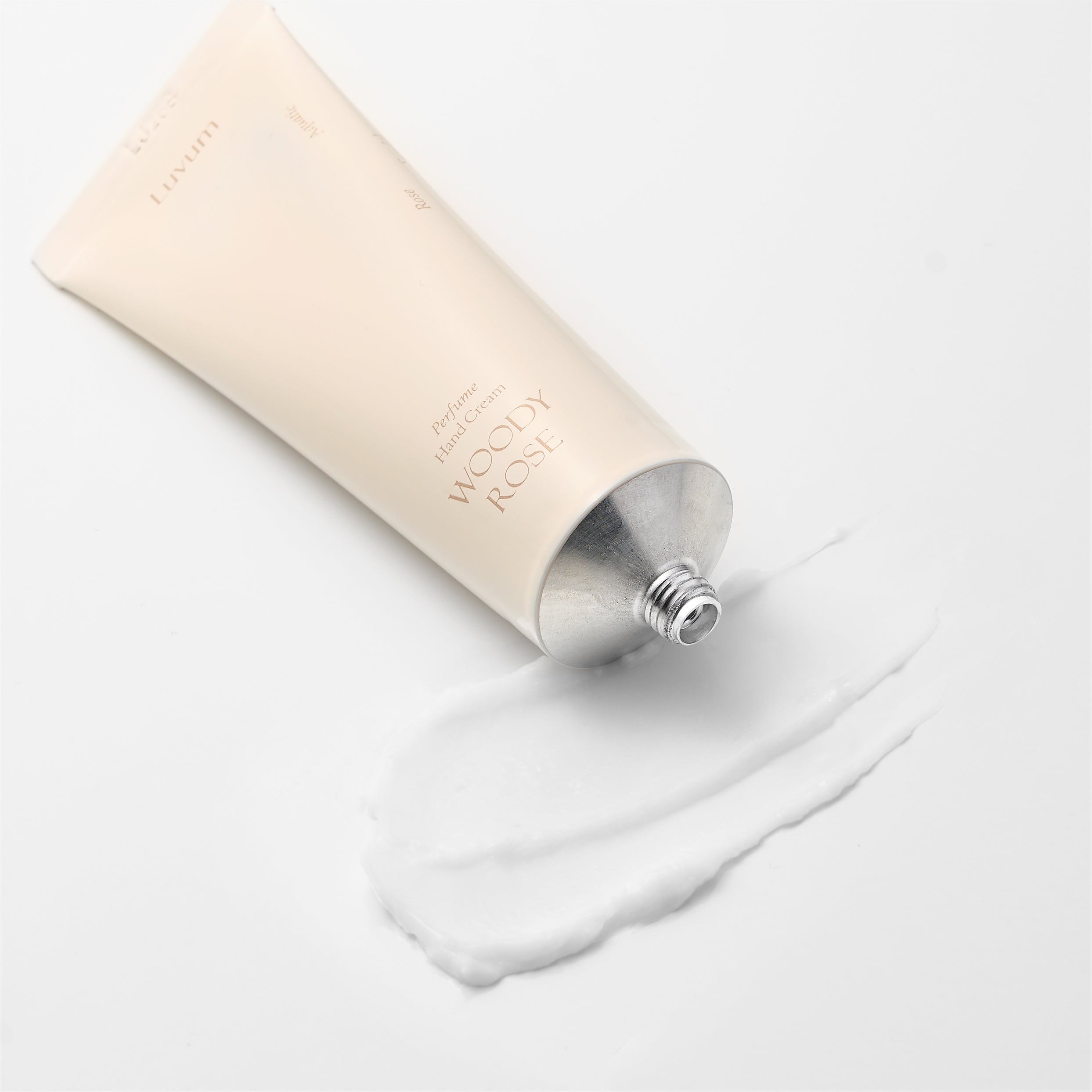 LUVUM PERFUME HANDCREAM WOODY ROSE Crema mani leggera e idratante al profumo di rosa e sandalo 50 ml #3