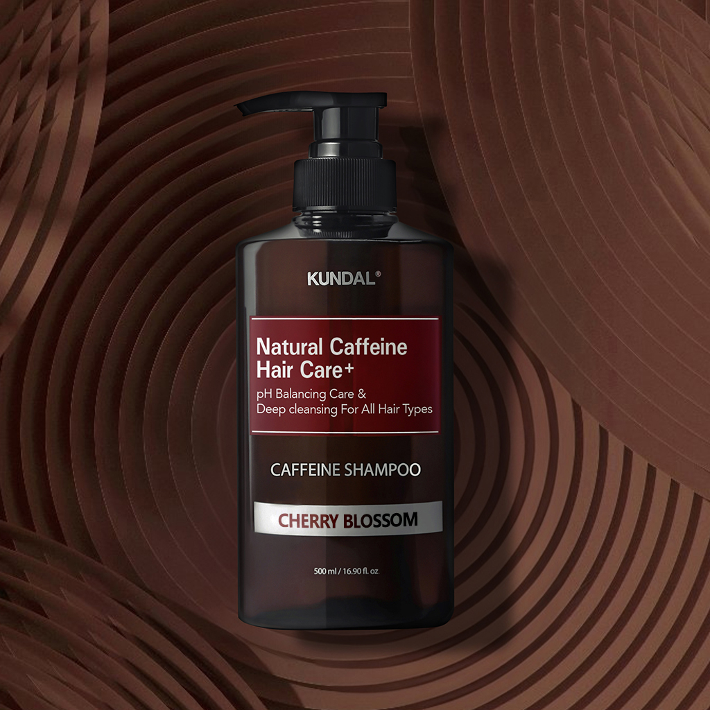 KUNDAL NATURAL CAFFEINE HAIR CARE+ Oczyszczający szampon do włosów ze skłonnością do wypadania, Cherry Blossom 500 ml #2