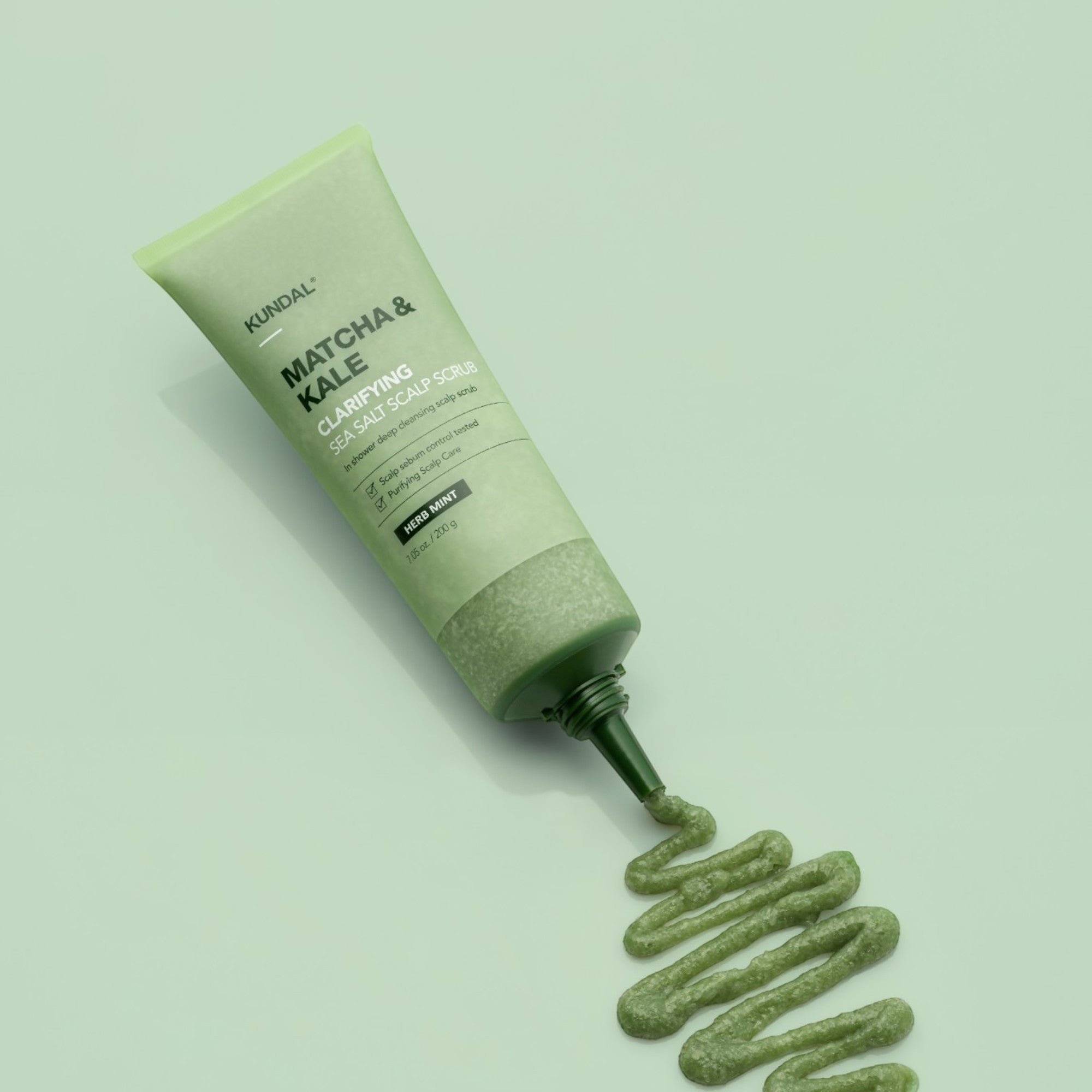 KUNDAL MATCHA&KALE CLARIFYING SEA SALT SCRUB Trychologiczny peeling do skóry głowy Herb Mint 200 g #3