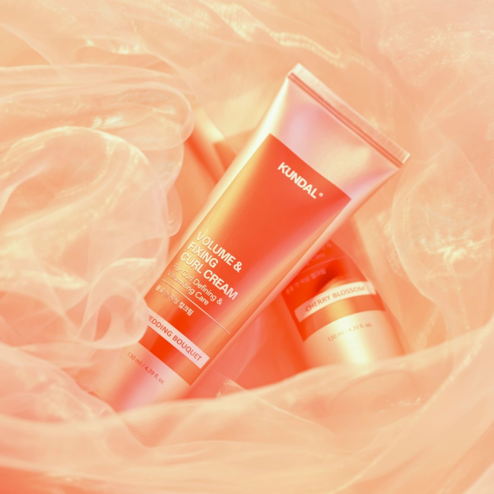 KUNDAL VOLUME & FIXING CURL CREAM Crema che aumenta il volume ed enfatizza i ricci Weddling Bouget 130 ml #5